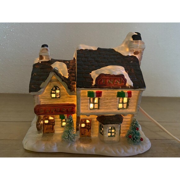 Vtg 1991 Christmas Valley Bakery Inn Illuminated Porcelain Building - Picture 2 of 16